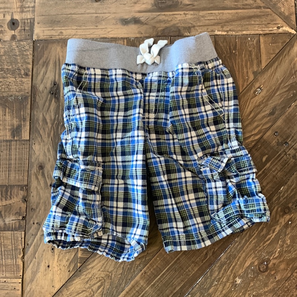 Boys 4T shorts.